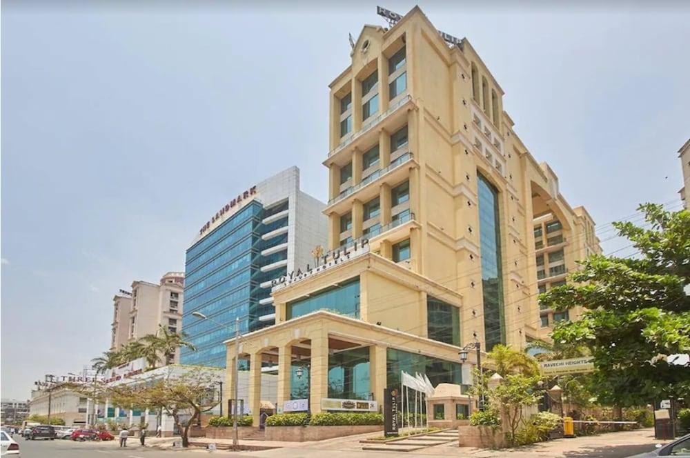 Royal Tulip Navi Mumbai Hotel Buitenkant foto
