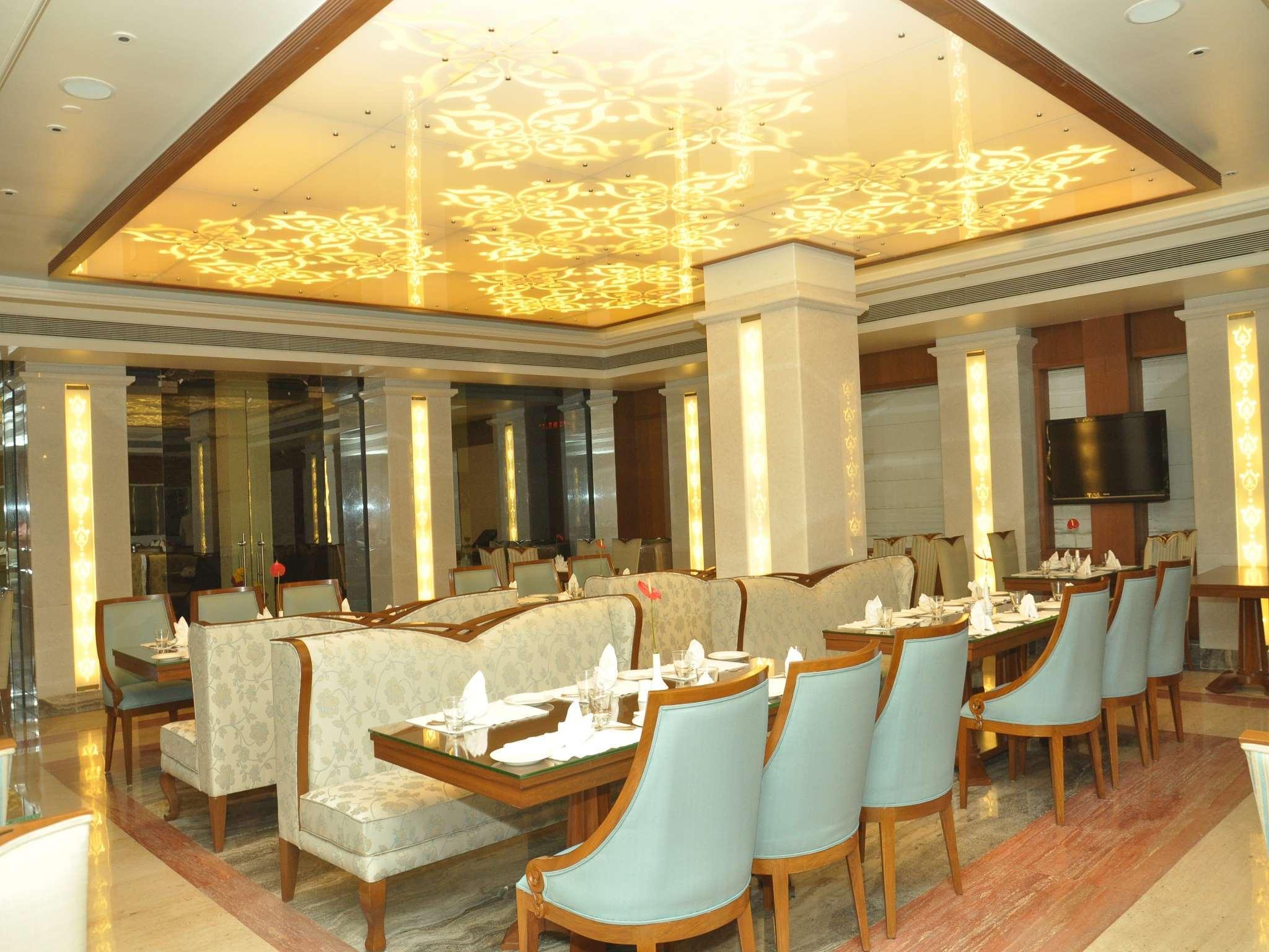 Royal Tulip Navi Mumbai Hotel Buitenkant foto