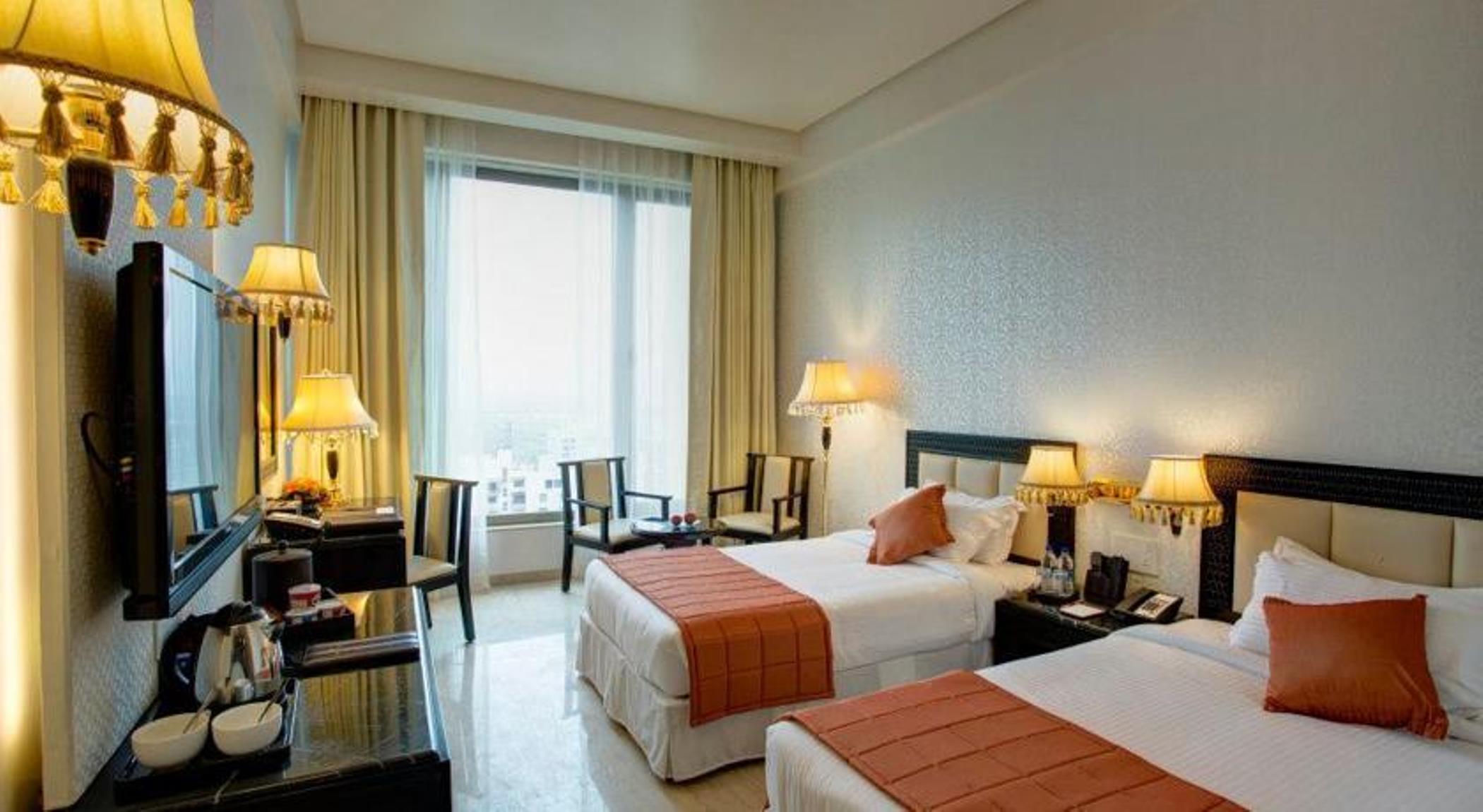 Royal Tulip Navi Mumbai Hotel Buitenkant foto