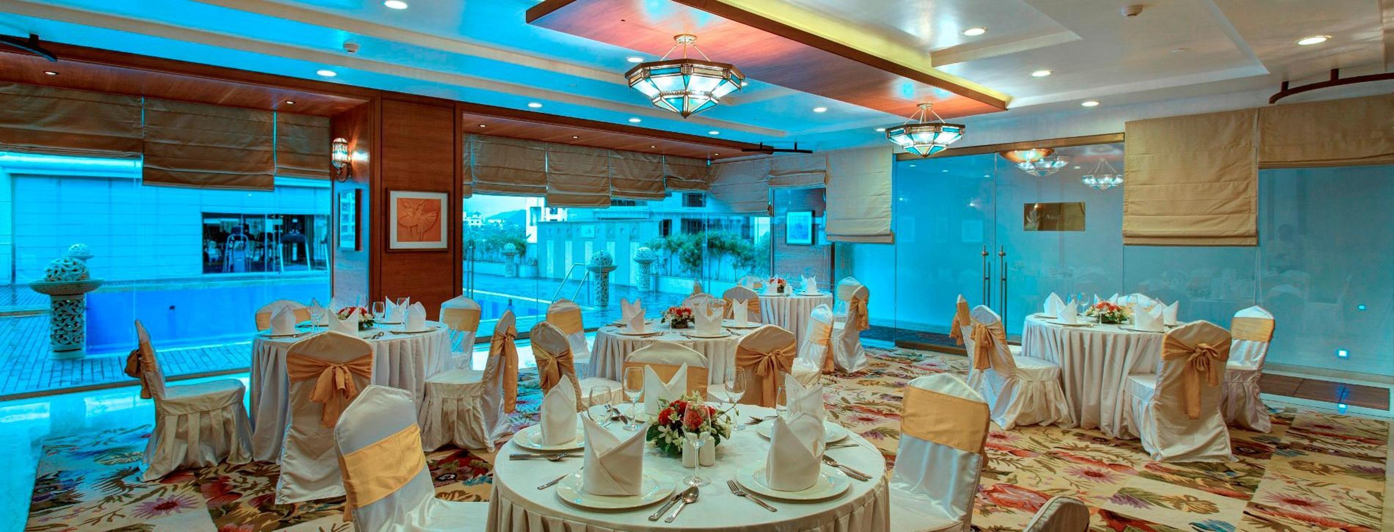 Royal Tulip Navi Mumbai Hotel Buitenkant foto