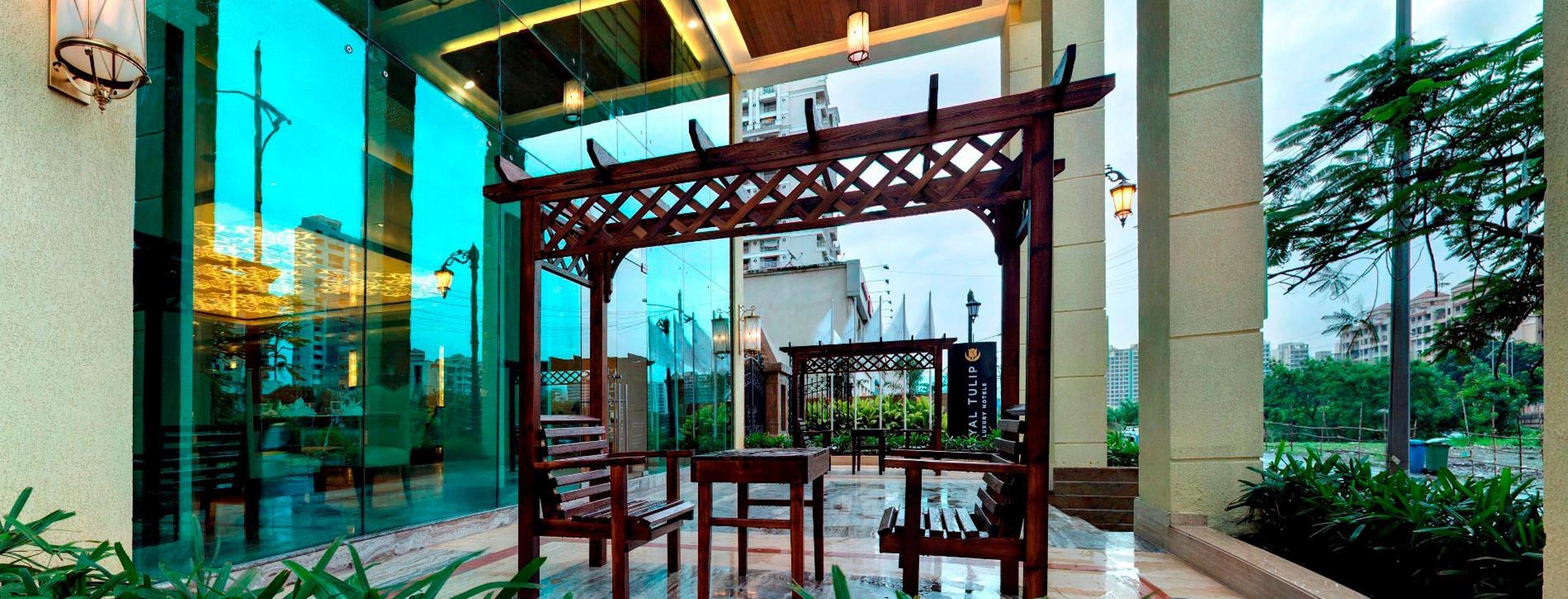 Royal Tulip Navi Mumbai Hotel Buitenkant foto
