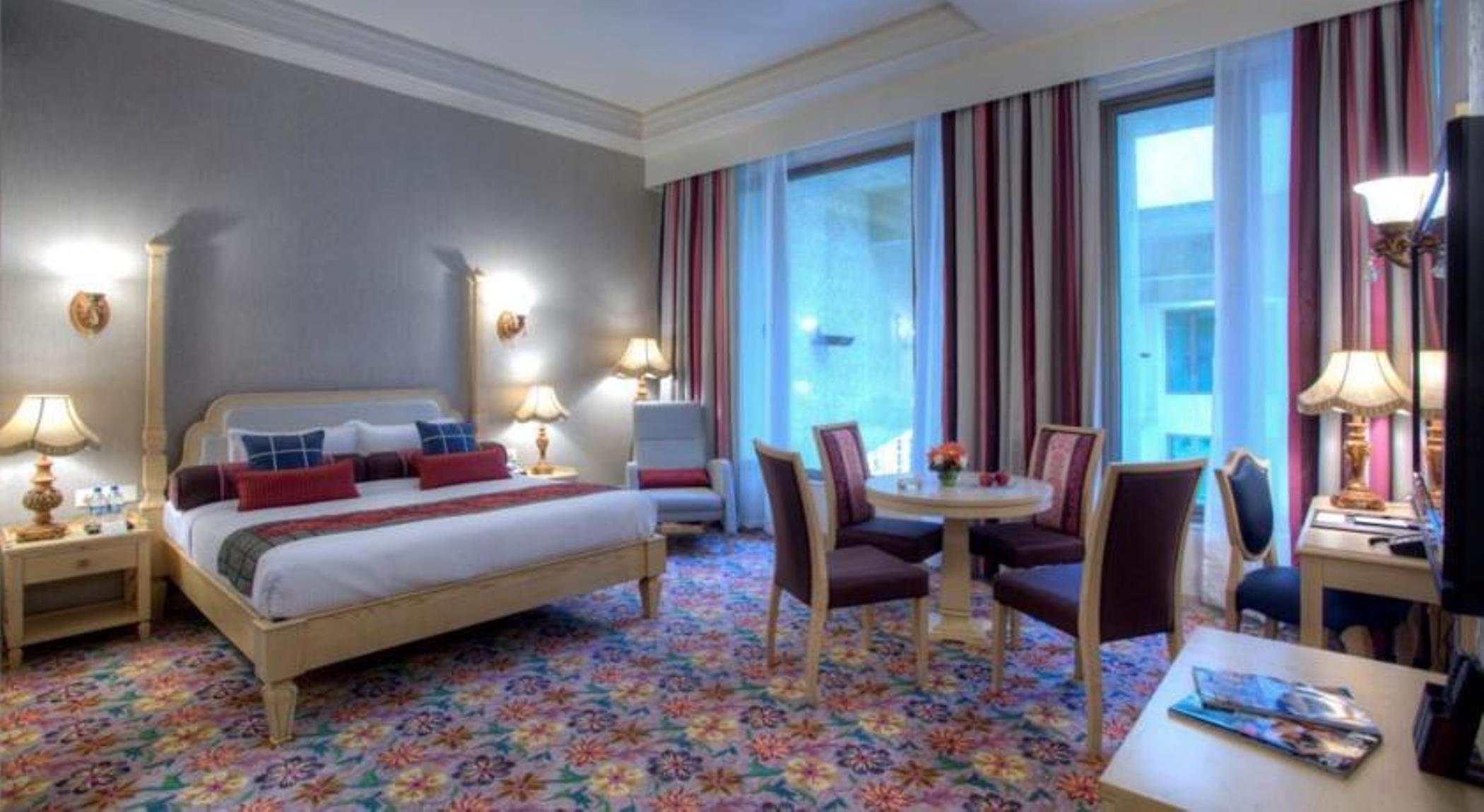Royal Tulip Navi Mumbai Hotel Buitenkant foto