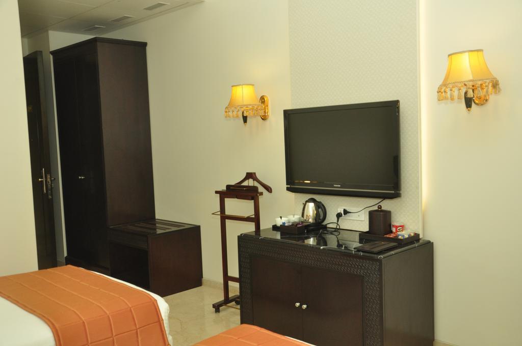 Royal Tulip Navi Mumbai Hotel Buitenkant foto
