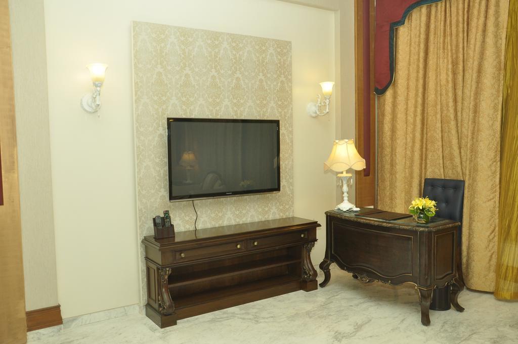 Royal Tulip Navi Mumbai Hotel Buitenkant foto