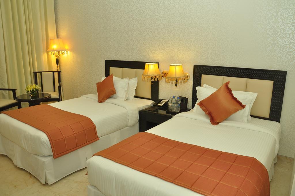 Royal Tulip Navi Mumbai Hotel Buitenkant foto