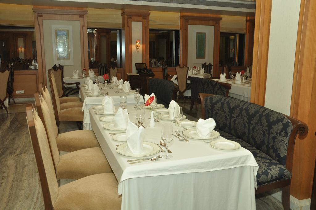 Royal Tulip Navi Mumbai Hotel Buitenkant foto