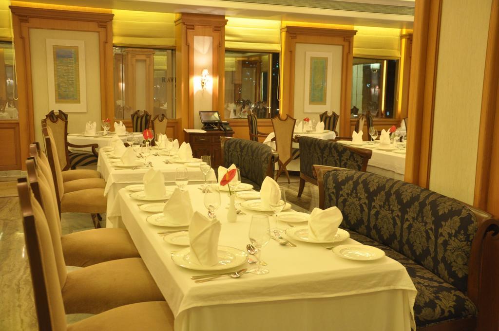 Royal Tulip Navi Mumbai Hotel Buitenkant foto